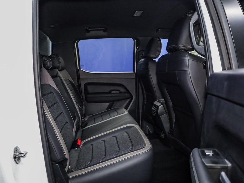 Volkswagen Amarok - Hatfield VW Bryanston - Image 12