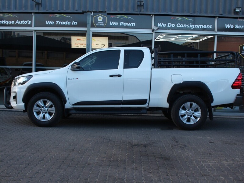Toyota Hilux - Authentique Autos - Image 2
