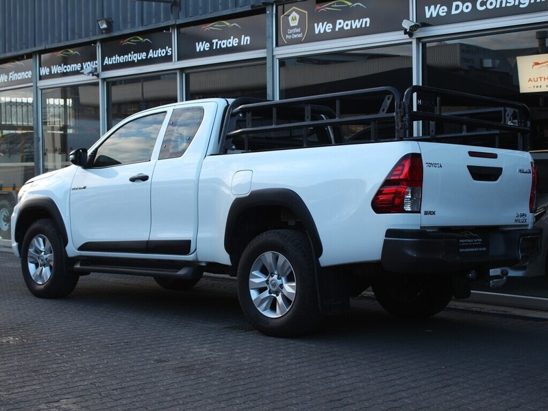 Toyota Hilux - Authentique Autos - Image 3