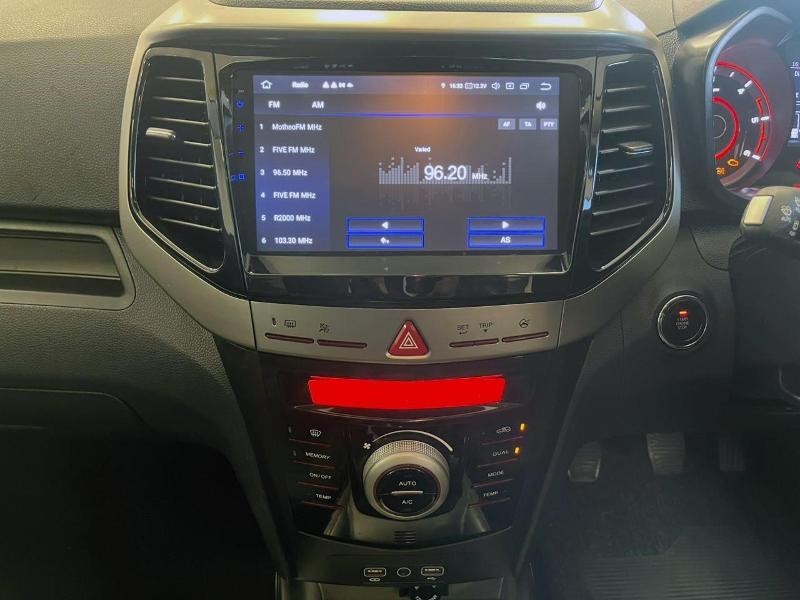 Mahindra XUV300 - Group1 Auto Stellenbosch - Image 15