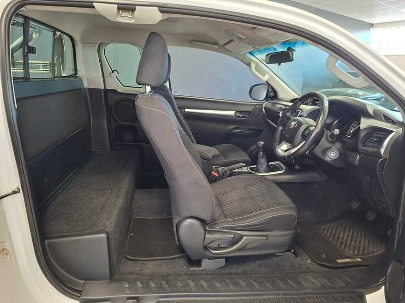 Toyota Hilux - Cargen Auto - Image 11