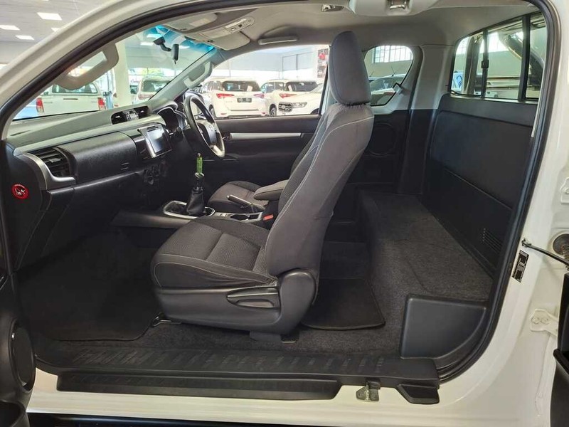 Toyota Hilux - Cargen Auto - Image 9