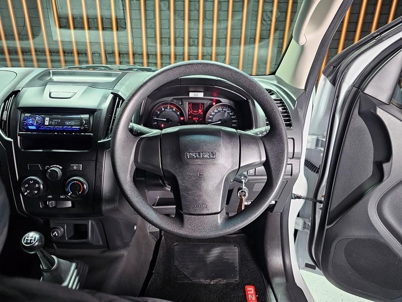 Isuzu D-Max - Mit Mak Motors - Image 9