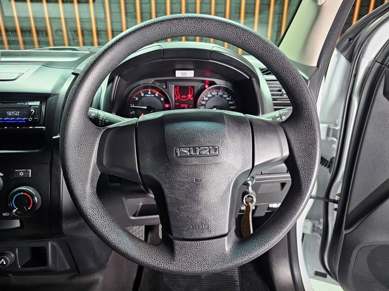 Isuzu D-Max - Mit Mak Motors - Image 10