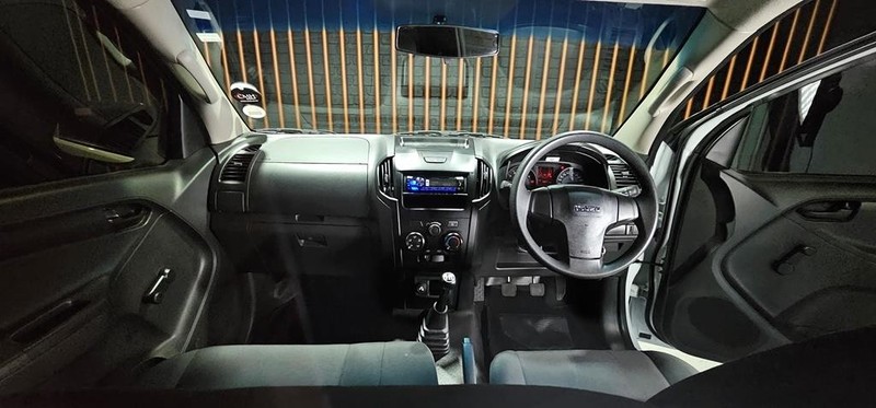 Isuzu D-Max - Mit Mak Motors - Image 16