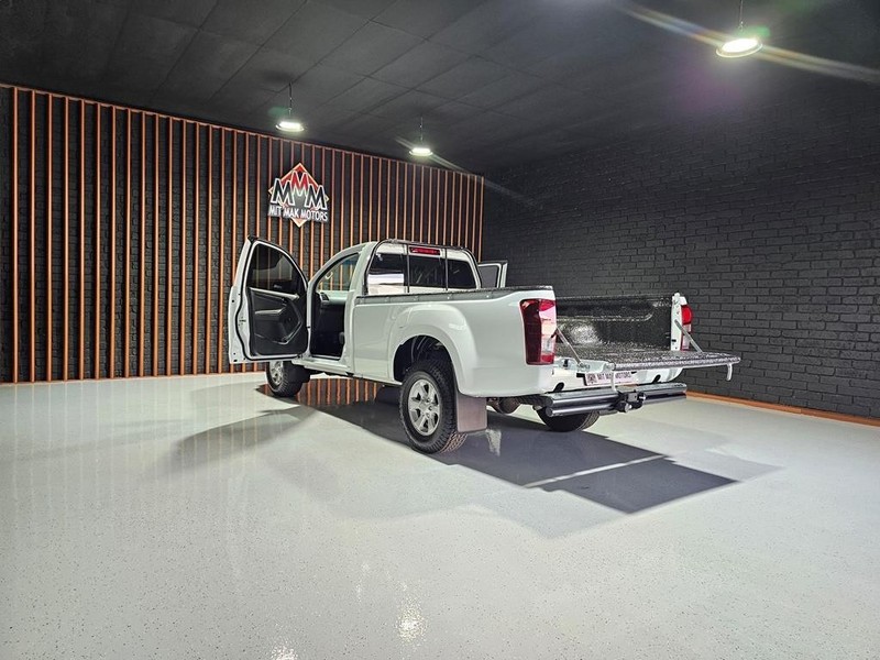 Isuzu D-Max - Mit Mak Motors - Image 17