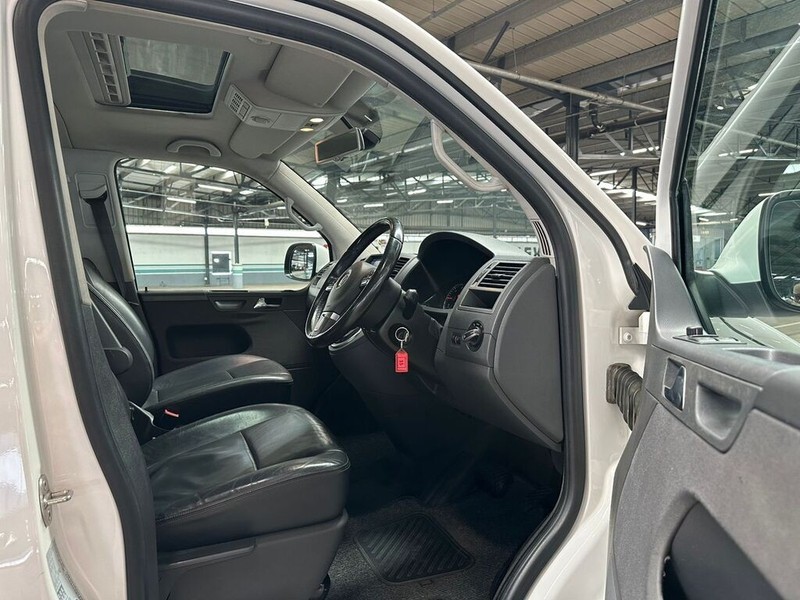 Volkswagen Caravelle - Bakwena Auto Sales - Image 15