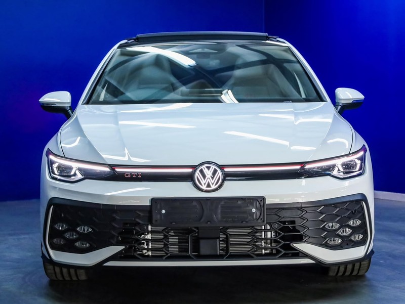 Volkswagen Golf - Hatfield VW Bryanston - Image 3