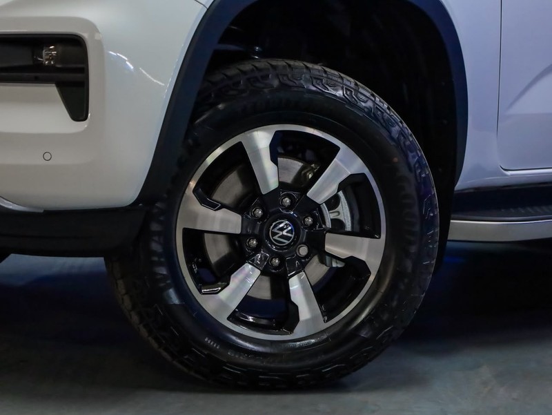 Volkswagen Amarok - Hatfield VW Bryanston - Image 4