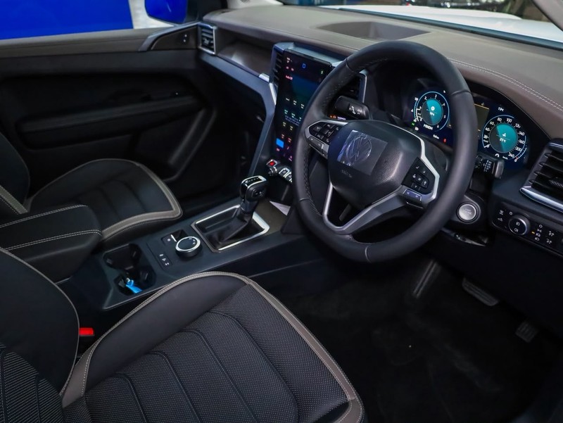 Volkswagen Amarok - Hatfield VW Bryanston - Image 8