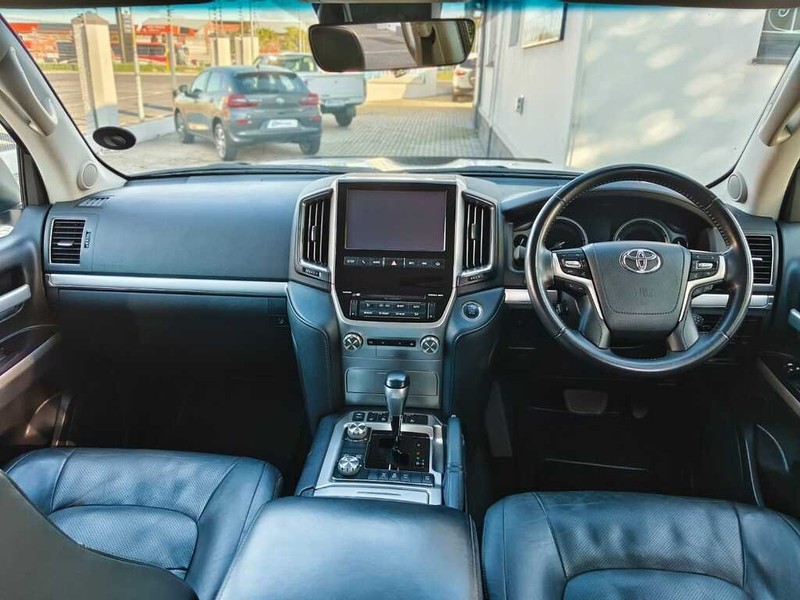 Toyota Land Cruiser - King Cars Bellville/Vredekloof - Image 9