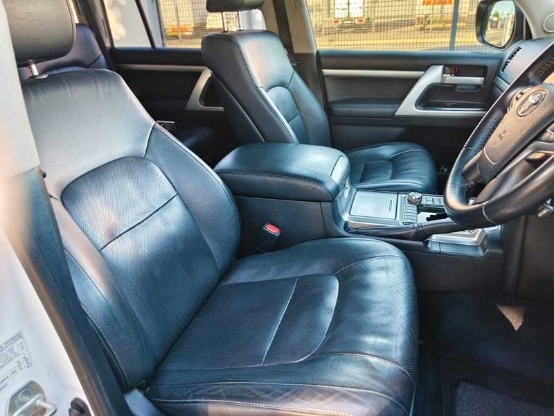 Toyota Land Cruiser - King Cars Bellville/Vredekloof - Image 11