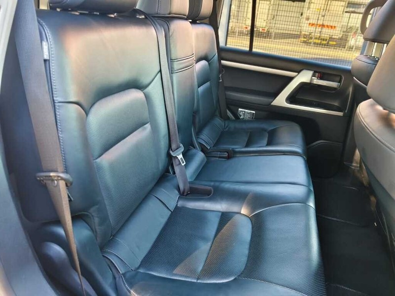 Toyota Land Cruiser - King Cars Bellville/Vredekloof - Image 14