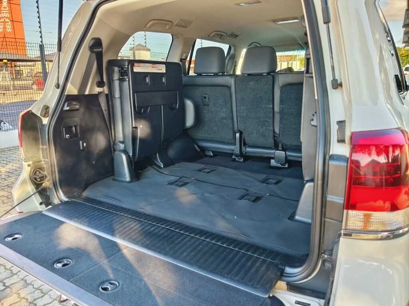 Toyota Land Cruiser - King Cars Bellville/Vredekloof - Image 16