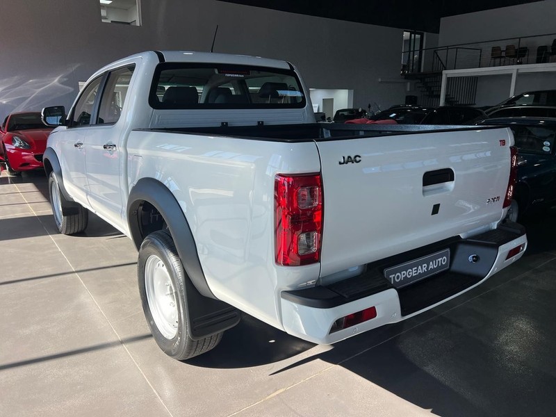 JAC T8 Double Cab - Top Gear Auto - Image 4
