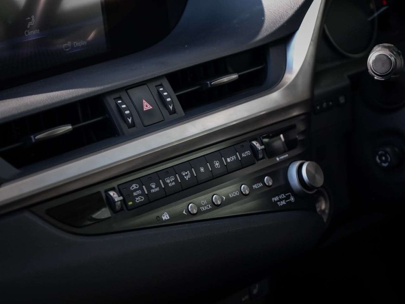Lexus ES - Ford Woodmead - Image 11