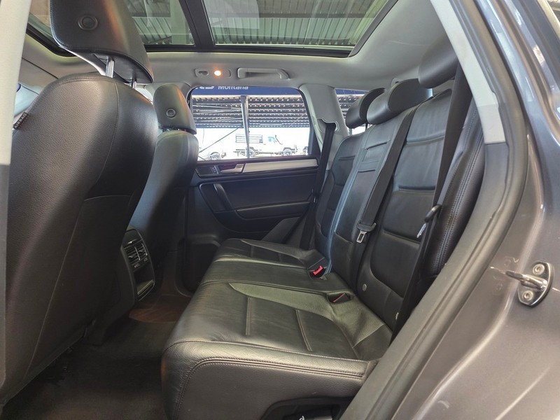 Volkswagen Touareg - Auto Investments Montana - Image 7