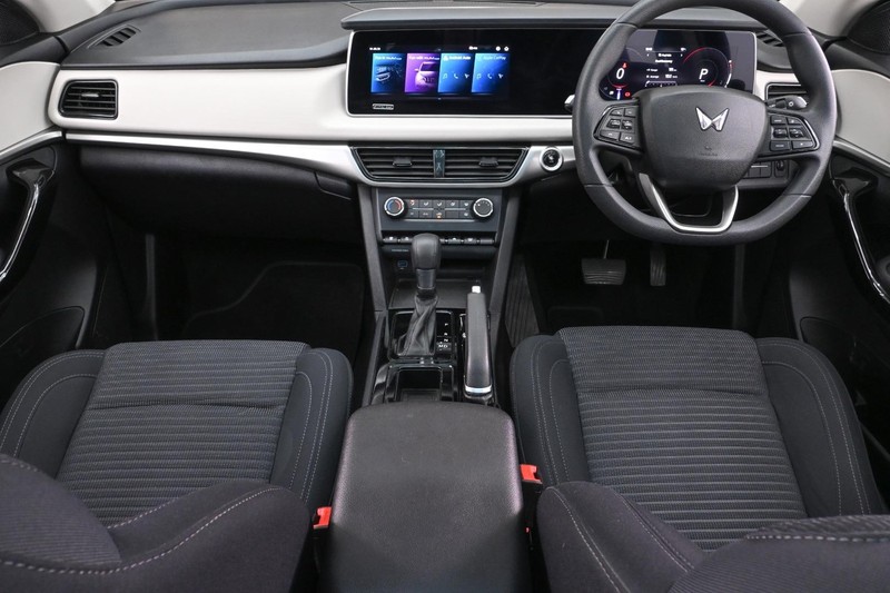 Mahindra XUV700 - Mahindra East Rand - Image 8