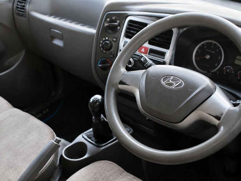 Hyundai H-100 - Authentique Autos - Image 6