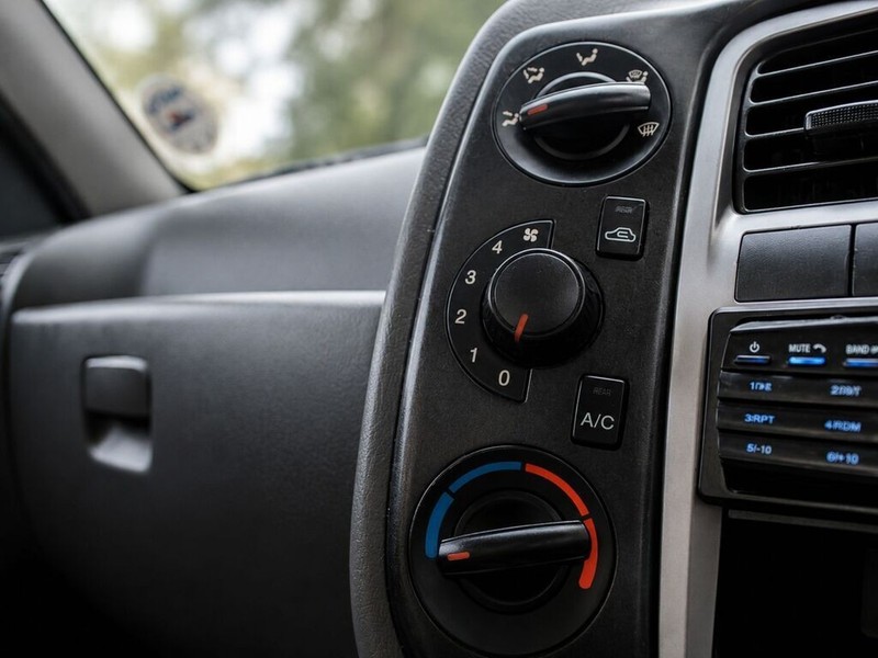 Hyundai H-100 - Authentique Autos - Image 7