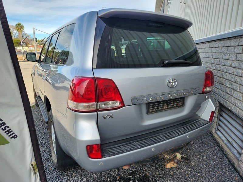 Toyota Land Cruiser - WHEELSPOT - Image 2