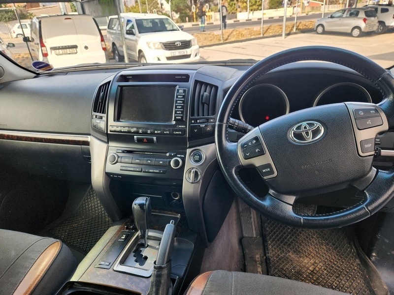 Toyota Land Cruiser - WHEELSPOT - Image 6