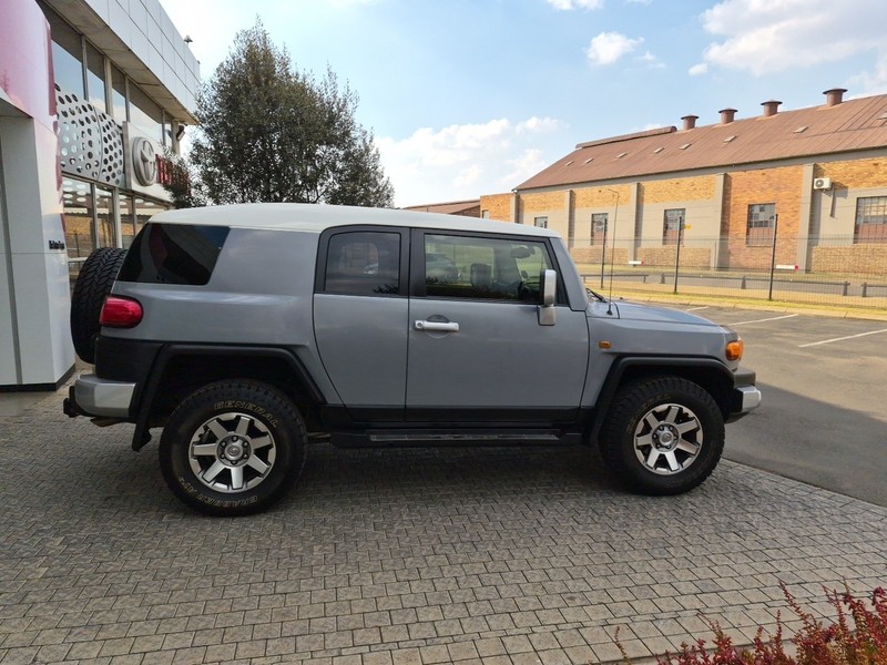 Toyota FJ Cruiser - Nic Bottari Toyota - Image 3
