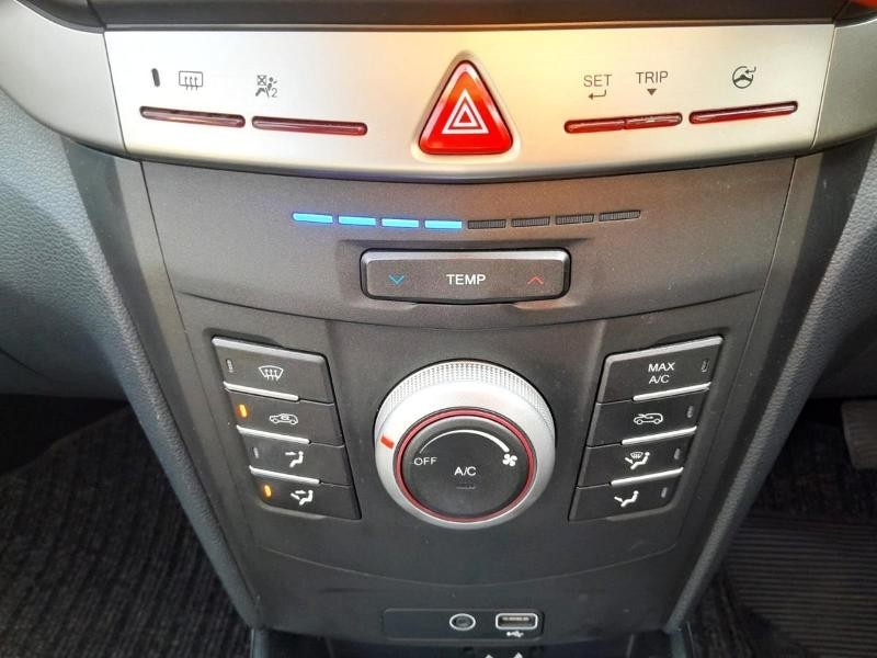 Mahindra XUV300 - Group1 Auto Midrand - Image 16