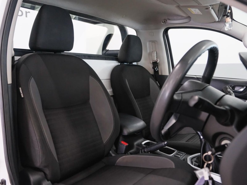 Nissan Navara - Chery Waterfall - Image 8