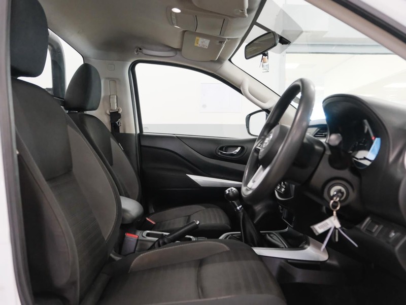 Nissan Navara - Chery Waterfall - Image 11