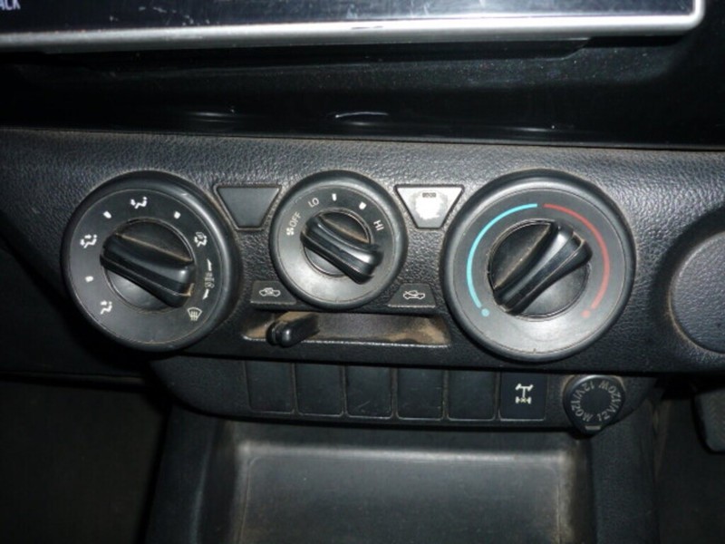 Toyota Hilux - LisaCars - Image 17