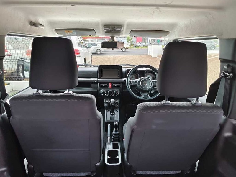 Suzuki Jimny - King Cars Bellville/Vredekloof - Image 13