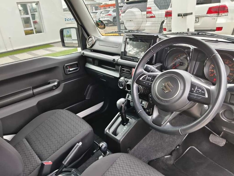 Suzuki Jimny - King Cars Bellville/Vredekloof - Image 9