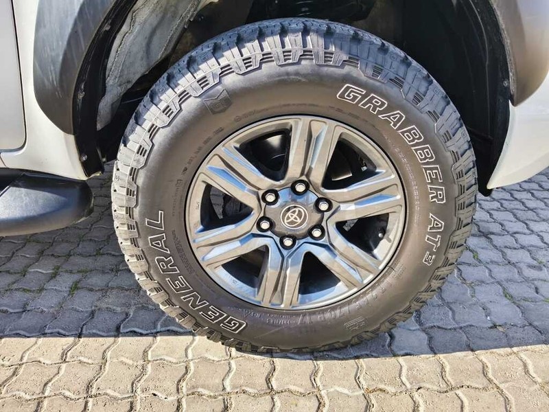 Toyota Hilux - King Cars Bellville/Vredekloof - Image 12