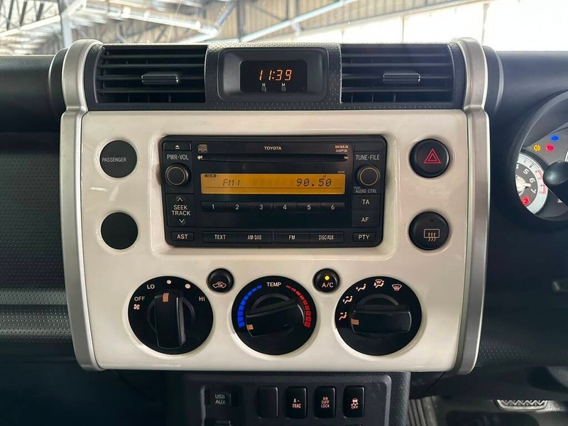 Toyota FJ Cruiser - Bakwena Auto Sales - Image 14