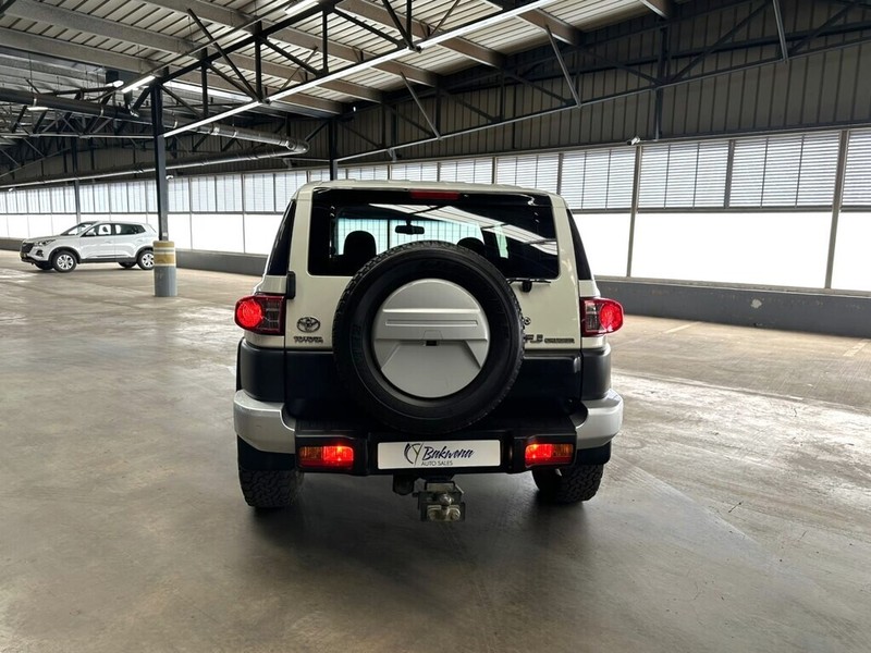 Toyota FJ Cruiser - Bakwena Auto Sales - Image 6