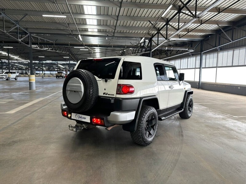 Toyota FJ Cruiser - Bakwena Auto Sales - Image 8