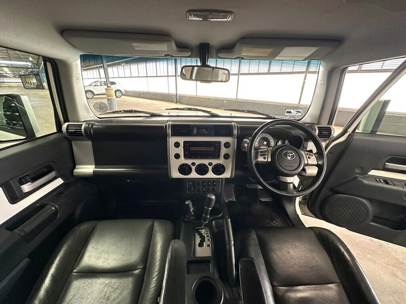 Toyota FJ Cruiser - Bakwena Auto Sales - Image 11