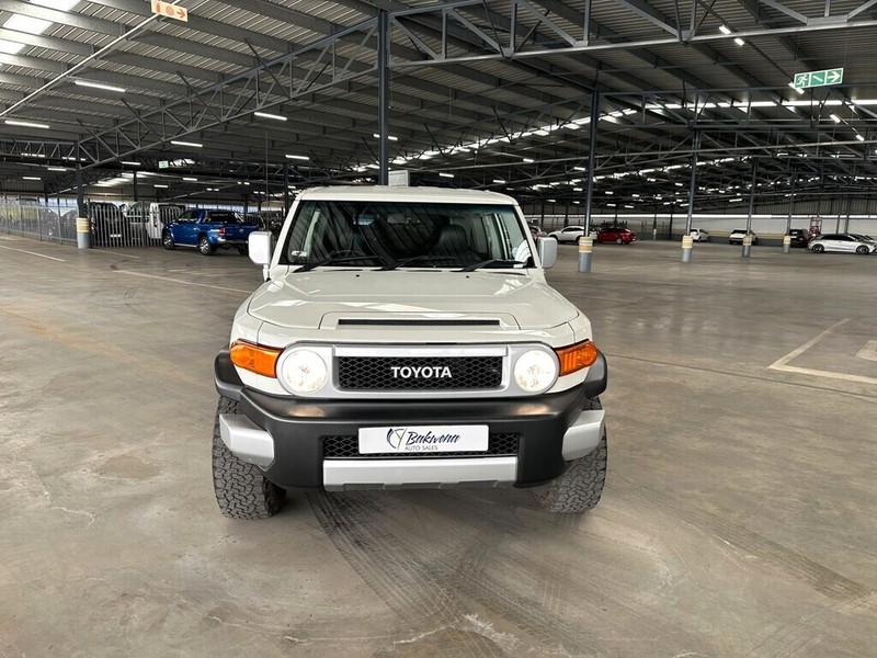 Toyota FJ Cruiser - Bakwena Auto Sales - Image 2