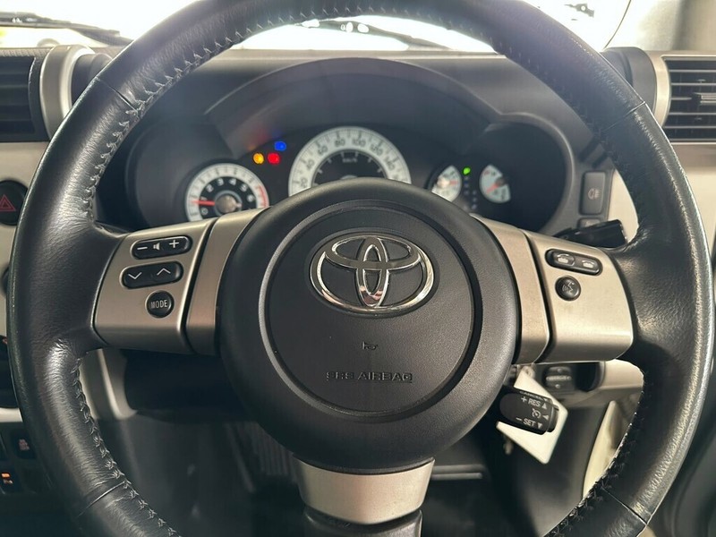 Toyota FJ Cruiser - Bakwena Auto Sales - Image 15