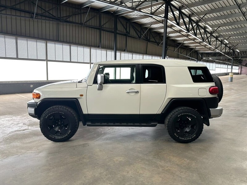 Toyota FJ Cruiser - Bakwena Auto Sales - Image 4