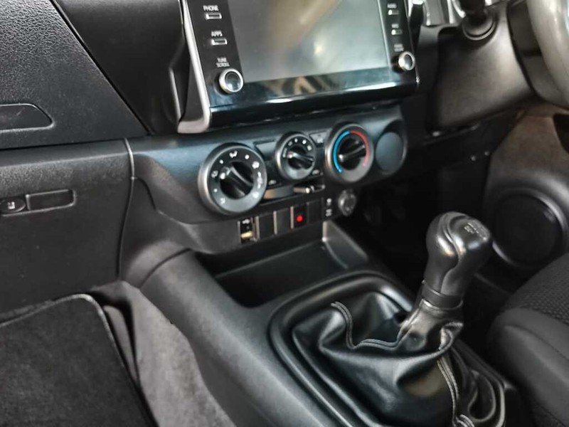 Toyota Hilux - King Cars Bellville/Vredekloof - Image 11