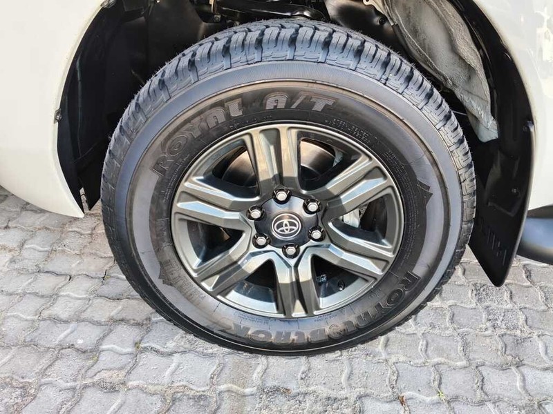 Toyota Hilux - King Cars Bellville/Vredekloof - Image 14