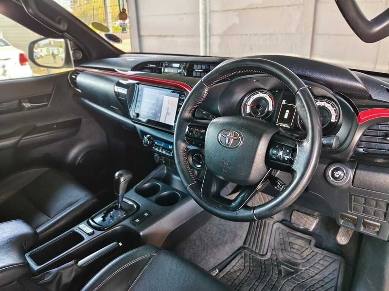 Toyota Hilux - King Cars Bellville/Vredekloof - Image 11