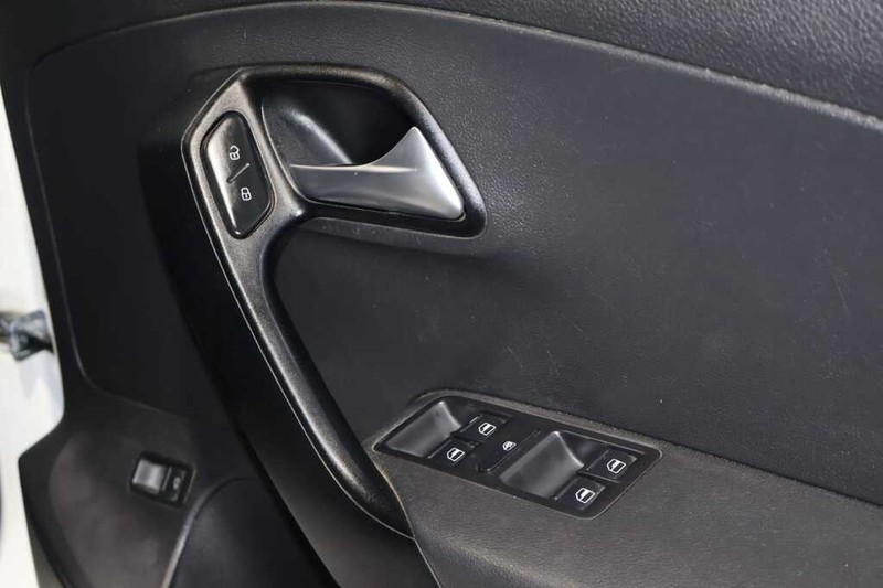 Volkswagen Polo - Bluebird Motors - Image 12