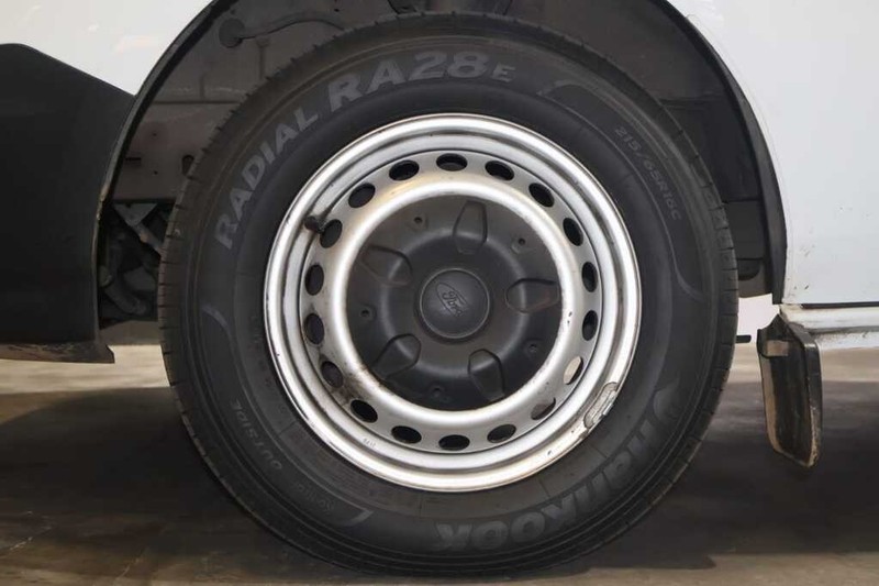 Ford Transit Custom - Bluebird Motors - Image 13