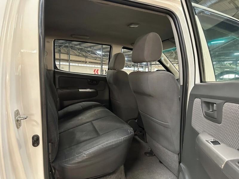Toyota Hilux - Bakwena Auto Sales - Image 16