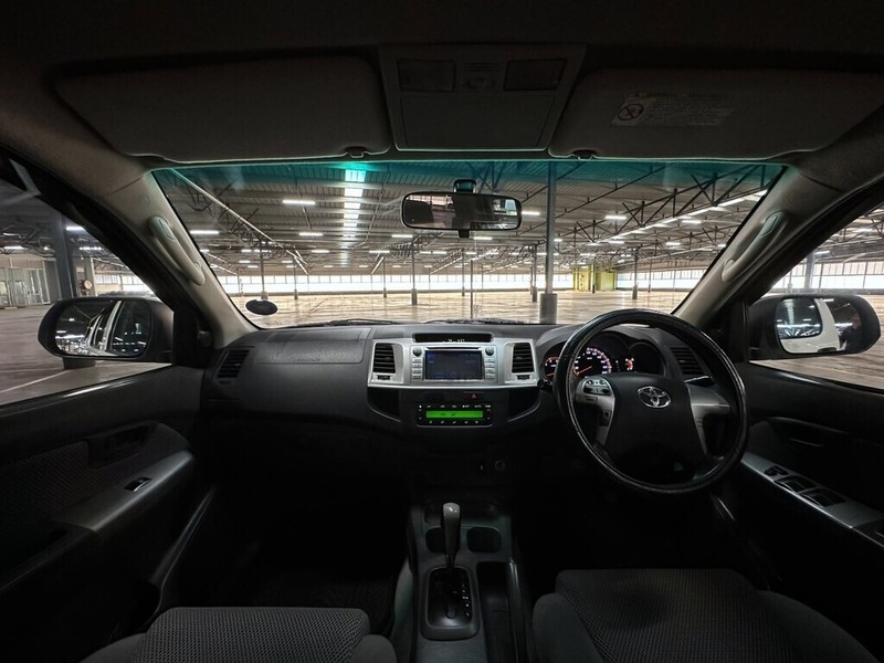 Toyota Hilux - Bakwena Auto Sales - Image 10