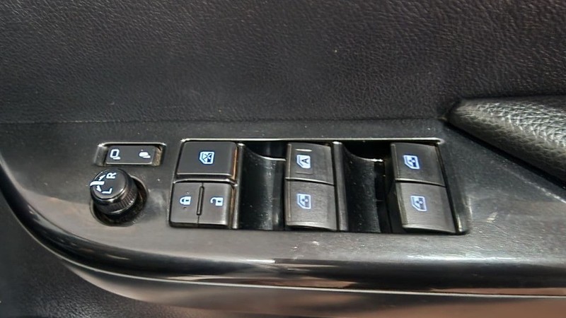 Toyota Hilux - FS Cars - Image 11