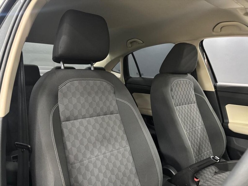 Volkswagen polo sedan - ICar Gezina - Image 8